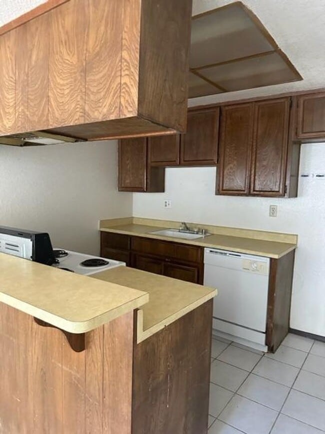 Photo - 3325-3327 Jayanne Way Apartment