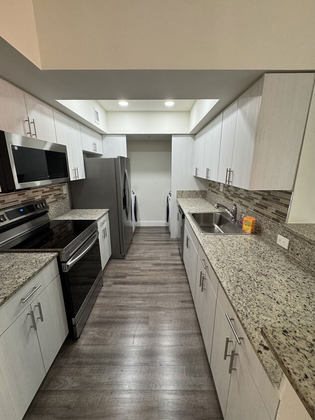 Foto principal - 17000 N Bay Rd