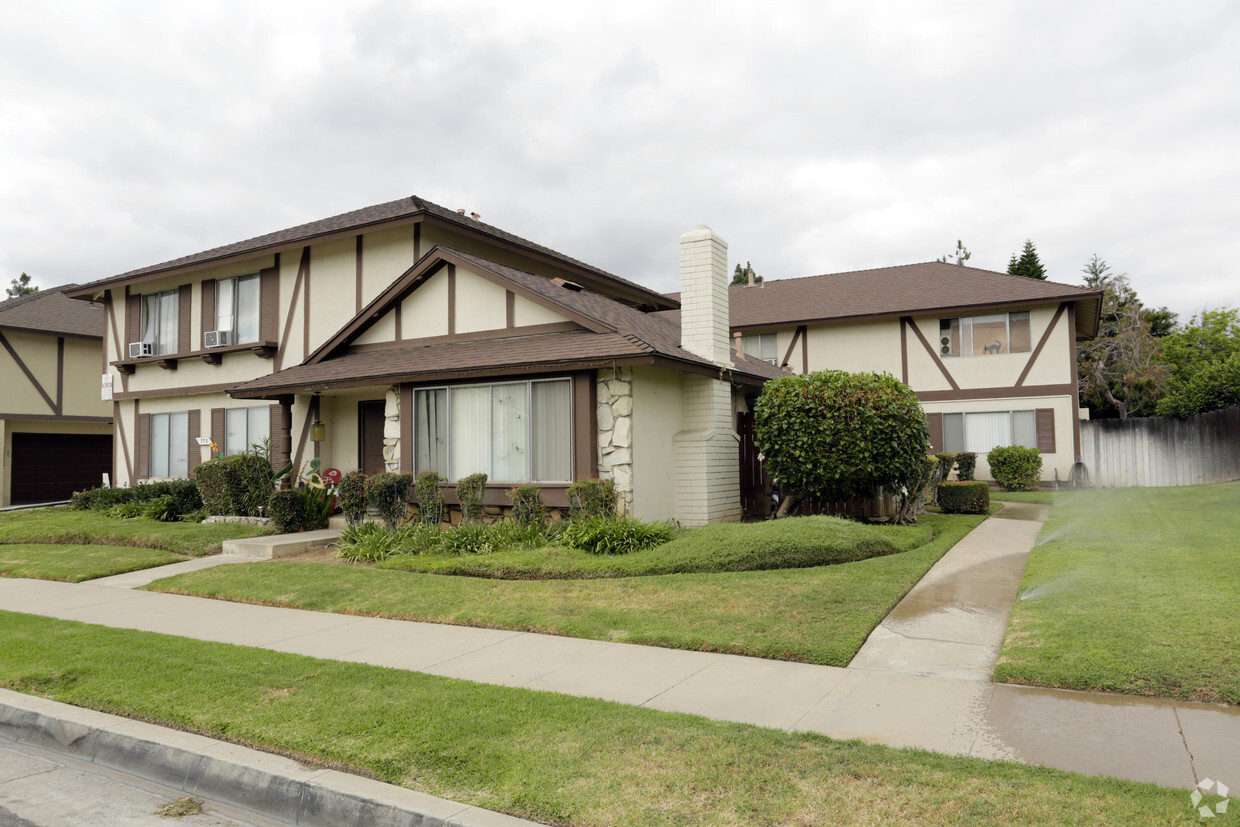 Primary Photo - Kathleen Street Apartments