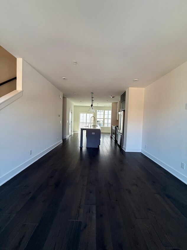 Primary Photo - 201 New St