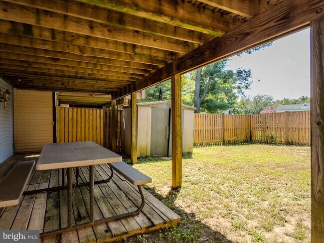 Foto del edificio - 18008 Wagonwheel Ct