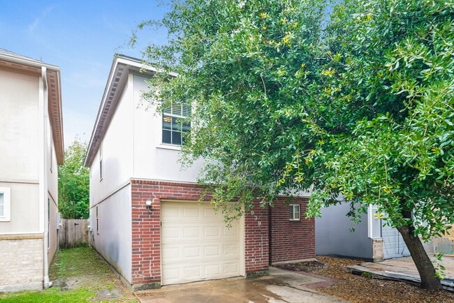 Building Photo - 4939 N Cancun Dr