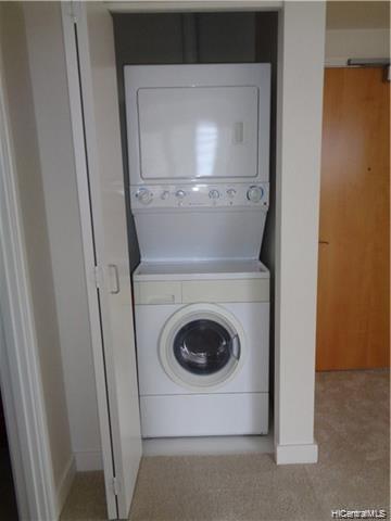 Building Photo - 600 Queen St