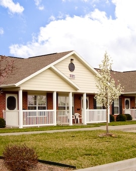 Primary Photo - 1316 N Woodbine Rd
