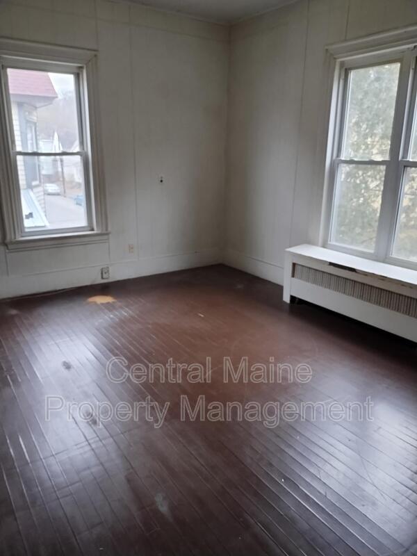 Building Photo - 69 James St