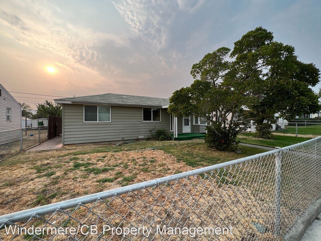 2 br, 2 bath House 1227 Sunset St SE House Rental in Ephrata, WA