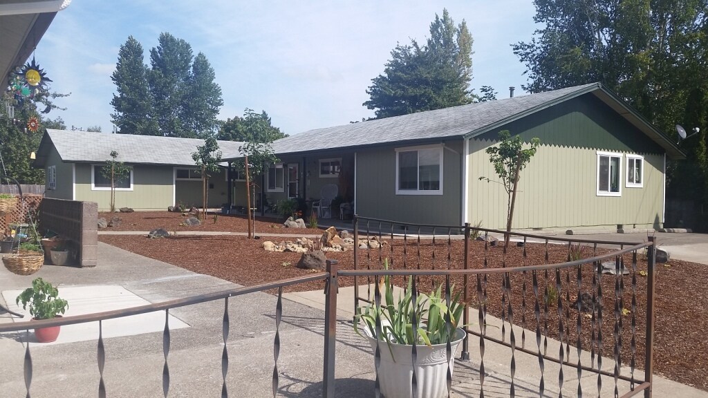 697 Tangent St Unit 697, Lebanon, OR 97355 Apartments in Lebanon, OR