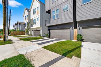 Building Photo - 3315 Daphne St