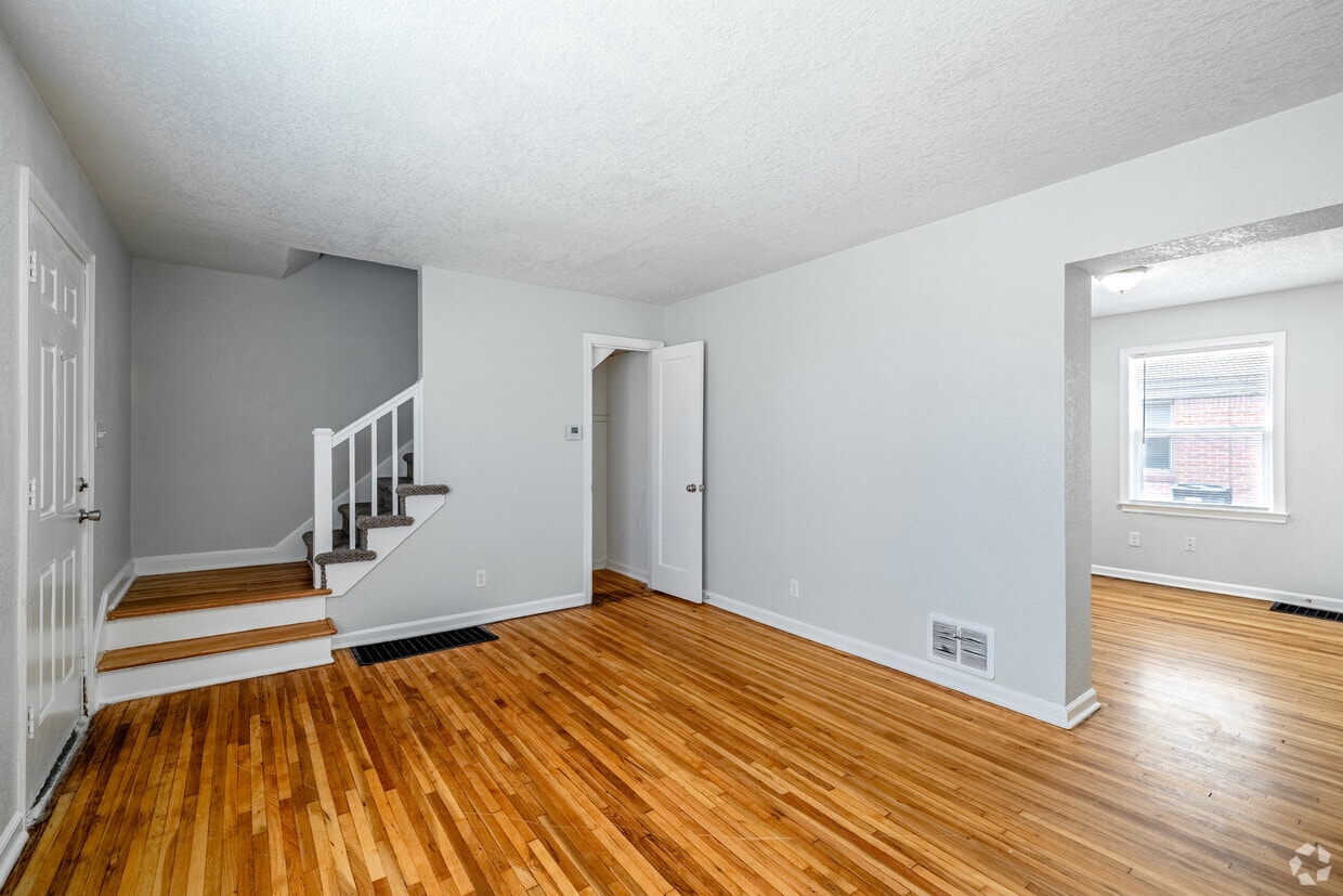 Primary Photo - Meadowlark Apartments