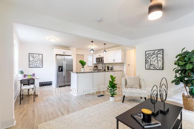 Foto del edificio - 7017 Britton Ave