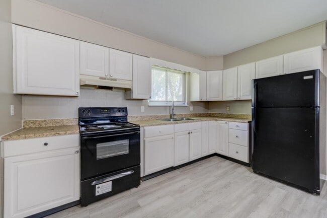Building Photo - 1710 Kay Dr