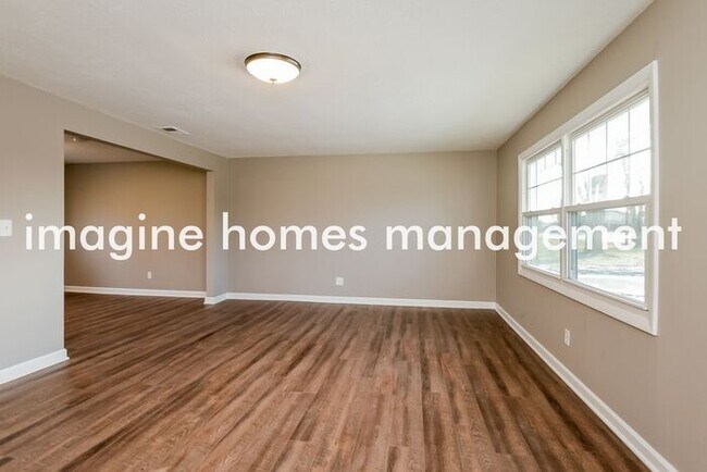 Building Photo - Recently Renovated 3 Bedroom home in Stree...