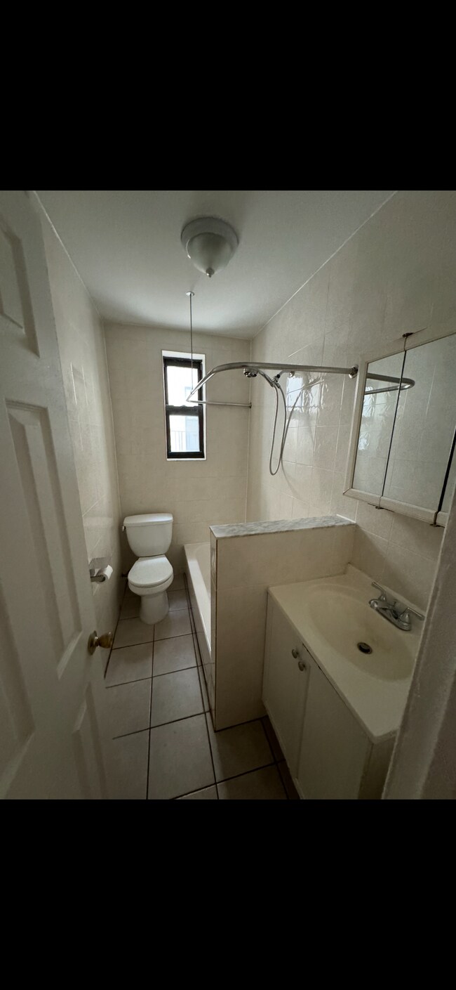 Foto del edificio - 30-17 34th St