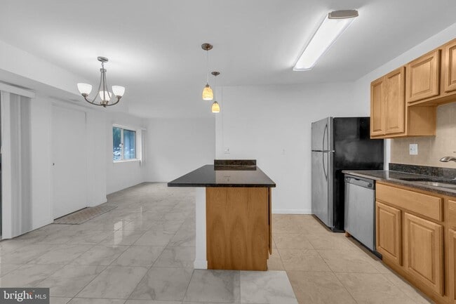 Photo - 12413 Braxfield Ct (Rockville, MD) Townhome