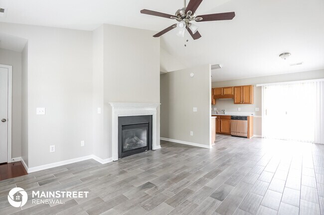 Building Photo - 3250 Trenchard Ln