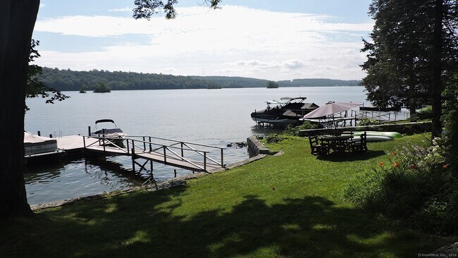 Foto del edificio - 57 Knollcrest Rd