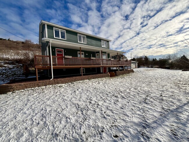 Building Photo - 144 Main Rd