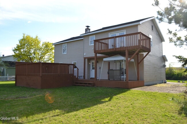 Building Photo - 60 Colonial Rd