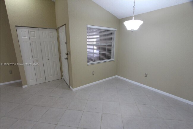Building Photo - 2881 N Oakland Forest Dr