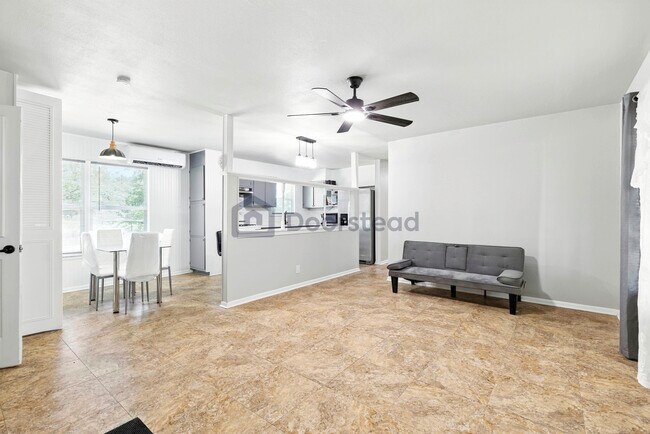 Building Photo - 7023 Westville Dr