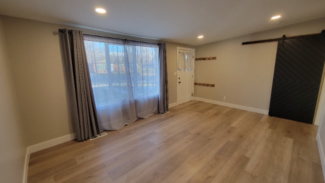 Building Photo - 668 Ann St