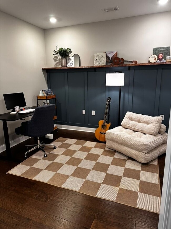 Building Photo - Shadow Green Neighborhood in Franklin