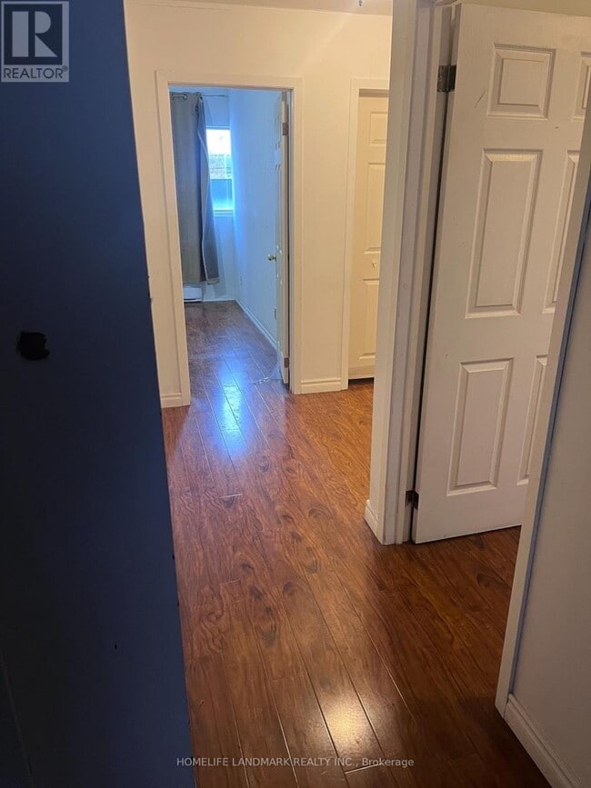 Building Photo - 13 King St E