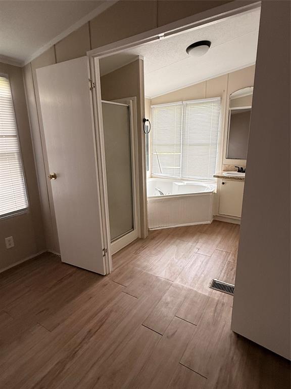 Building Photo - 2021 N Battlebell Rd