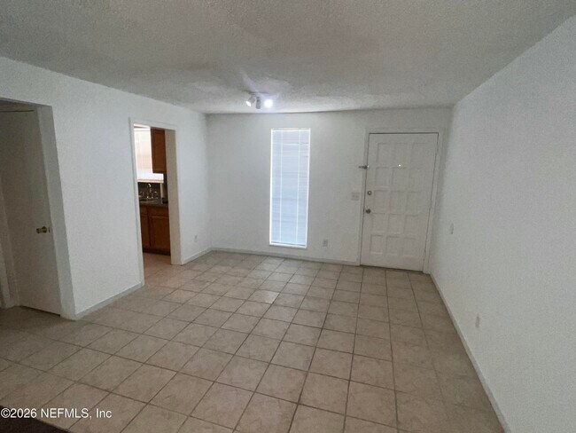 Building Photo - 1738 El Prado Rd