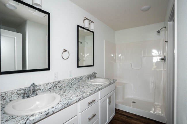 Building Photo - BRAND NEW 4 BEDROOM HOME