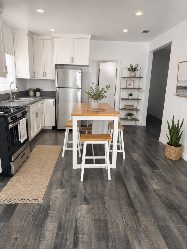 Foto del edificio - 1360 Meadowbrook Ave