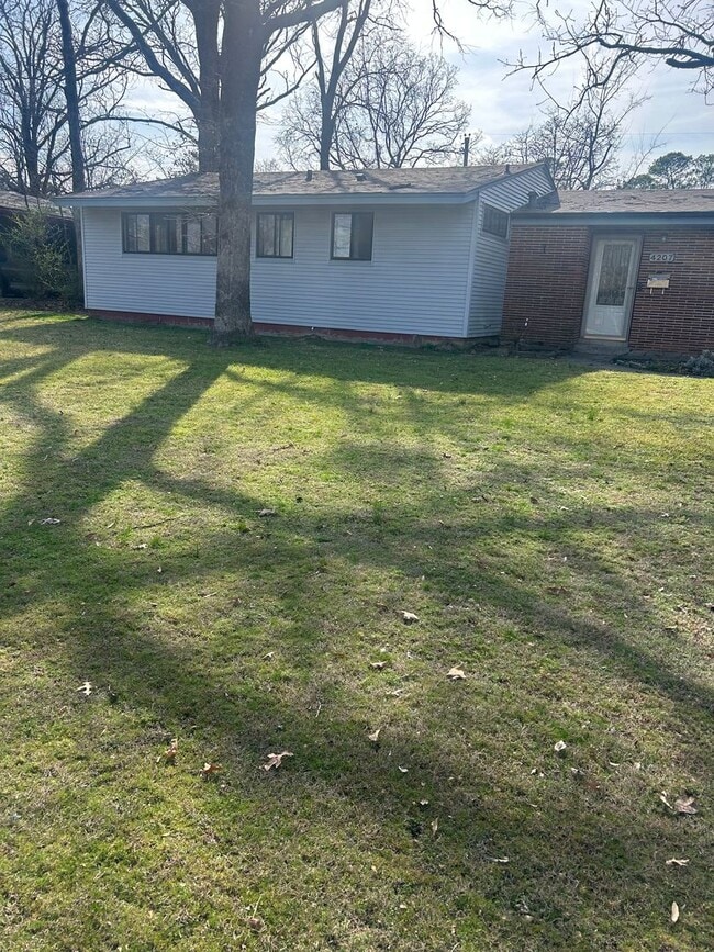 Building Photo - 4207 Lochridge Rd