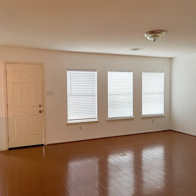 Foto del edificio - 11737 Logan Ridge Dr