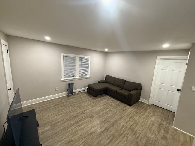 Foto del edificio - 204-18 115th Ave