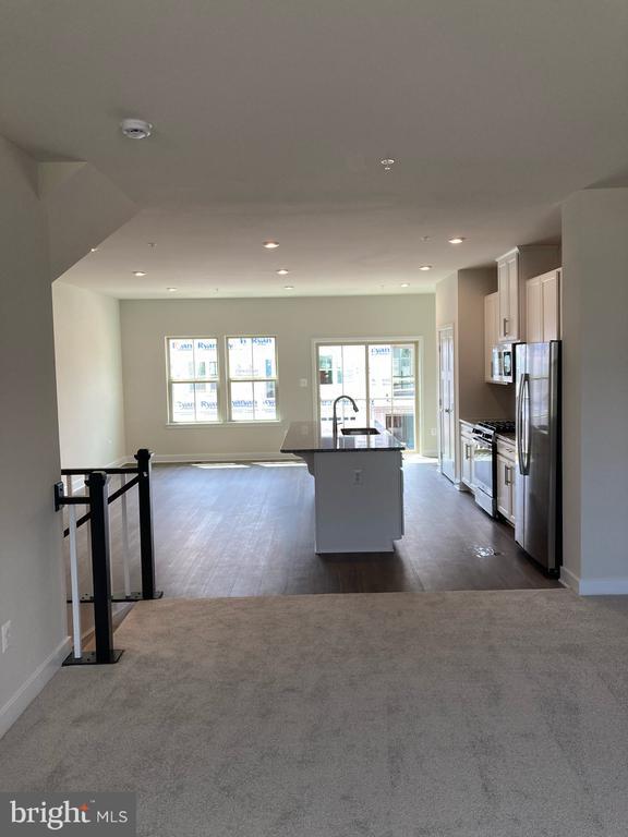 Building Photo - 5942 Garden Walk Dr