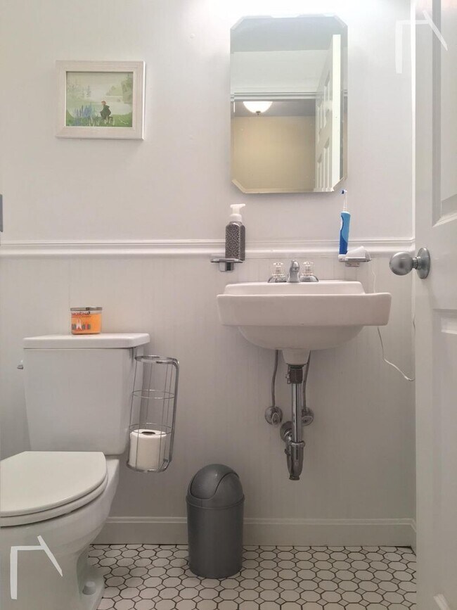 Foto del edificio - 3 Bed 1.5 Bath - Brighton 9/1