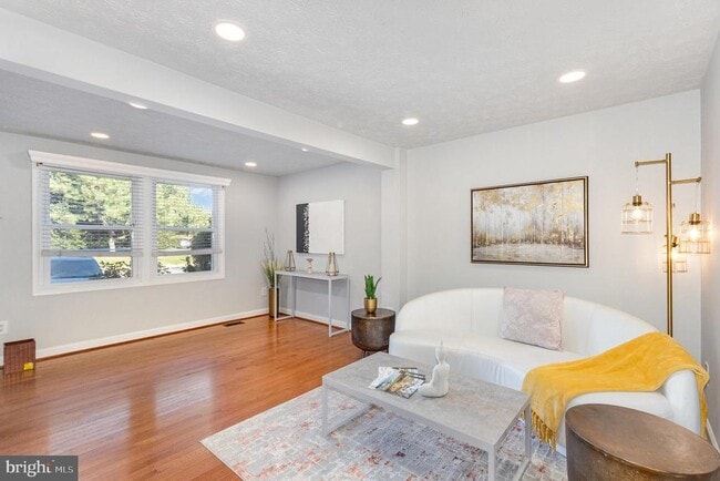 Foto del edificio - 14135 Honey Hill Ct