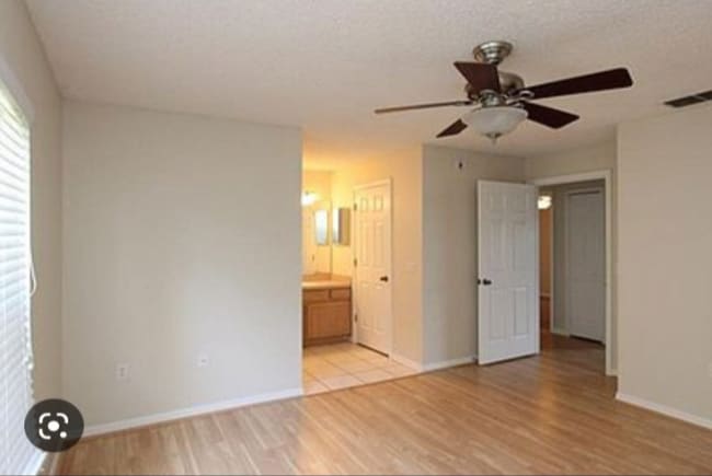 Master Room unfurnished - 232 Strawflower Ct