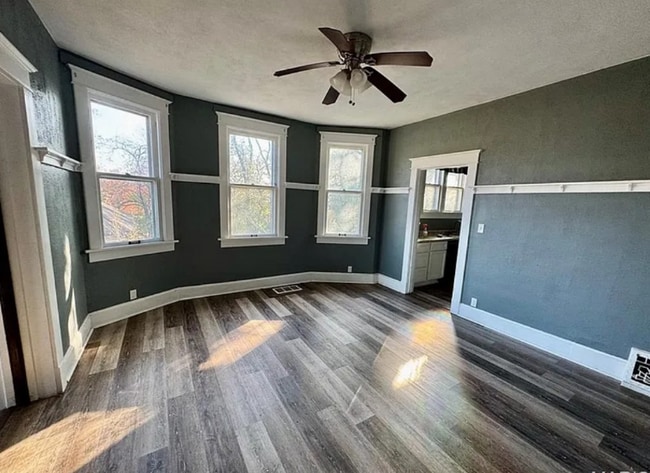 Building Photo - 316 W F St