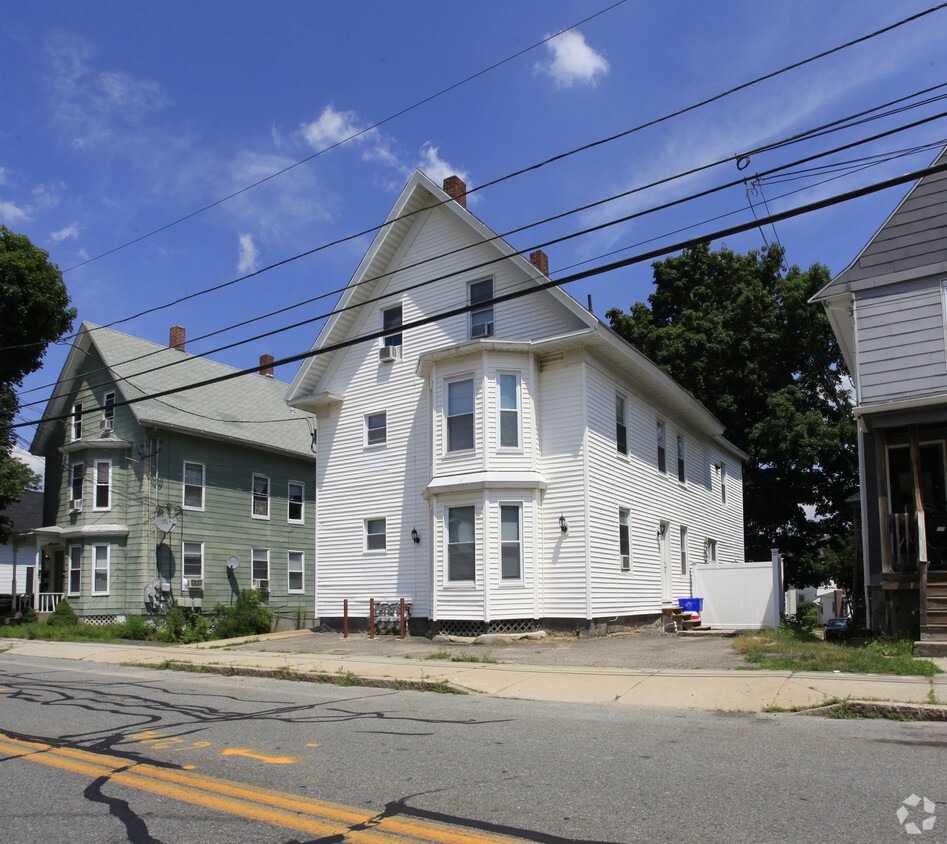 Building Photo - 81 School St