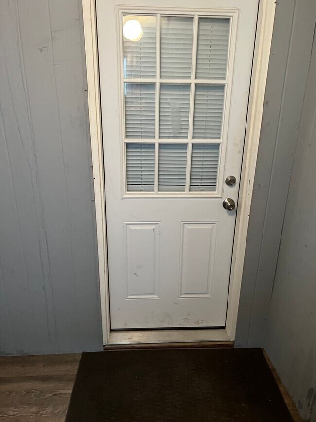 Foto del edificio - 4 br, 1 bath House - 903 W. 9th St