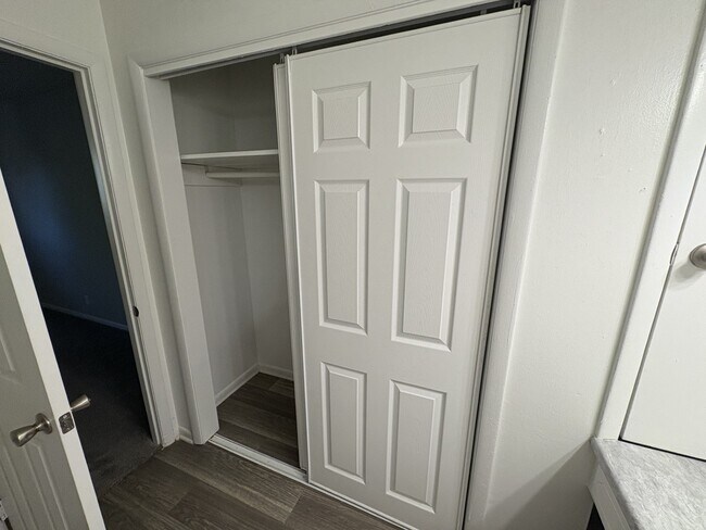 Foto del edificio - 1005 Hickory Hill Ln