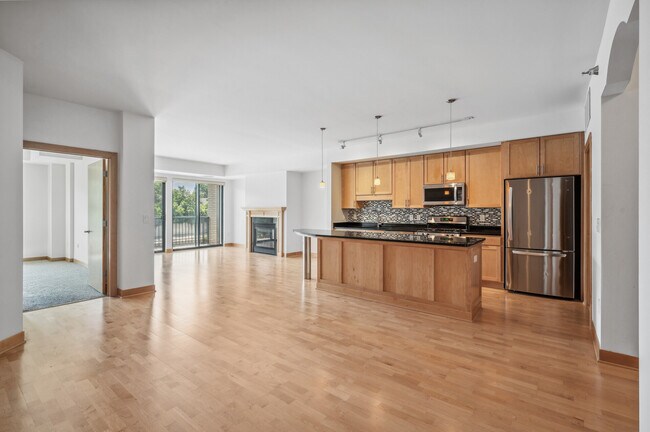 Foto del edificio - 317 Groveland Ave
