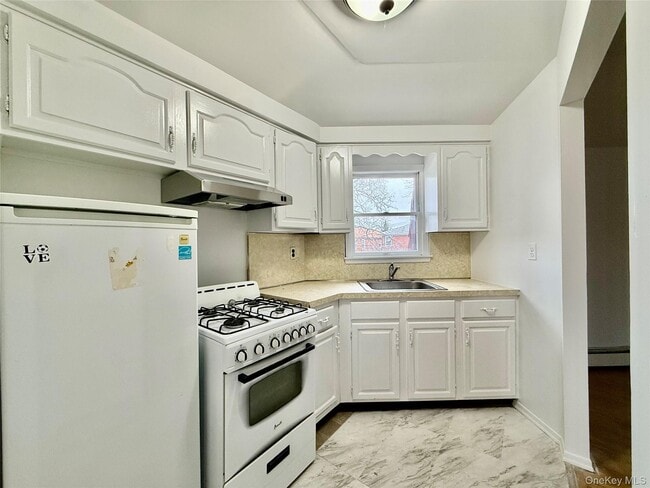 Building Photo - 157-54-157-20 20th Rd