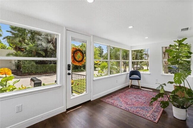 Foto del edificio - 2410 Center Ave