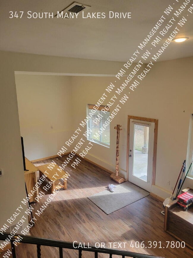 Building Photo - 347 S Many Lakes Dr