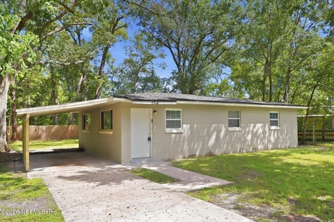 Building Photo - 6923 Miss Muffet Ln N
