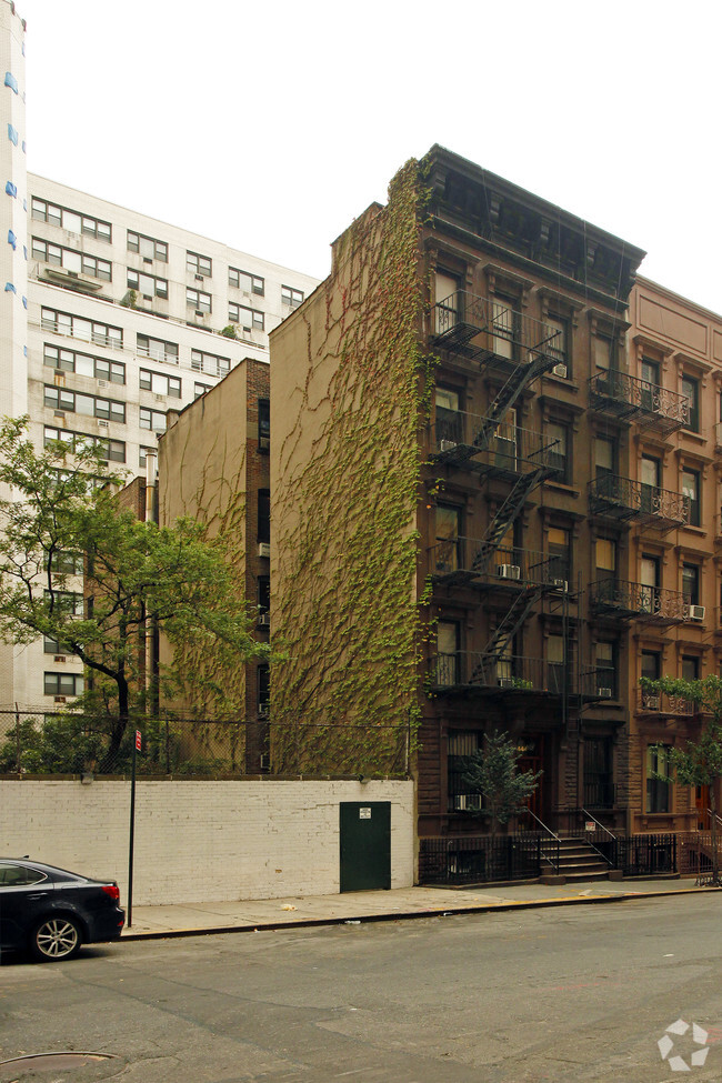 Building Photo - 444 W 58th St