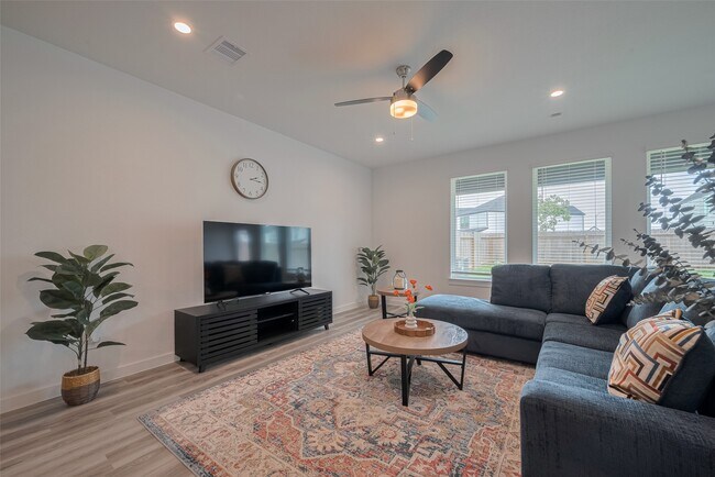 Foto del edificio - 3113 Crown Gate Dr