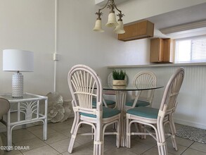 Building Photo - 4849 Saxon Dr